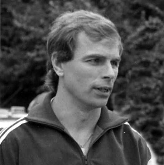 Biografi Bernard Dietz, Legenda Bek Subur Jerman dan Kapten Juara Euro 1980